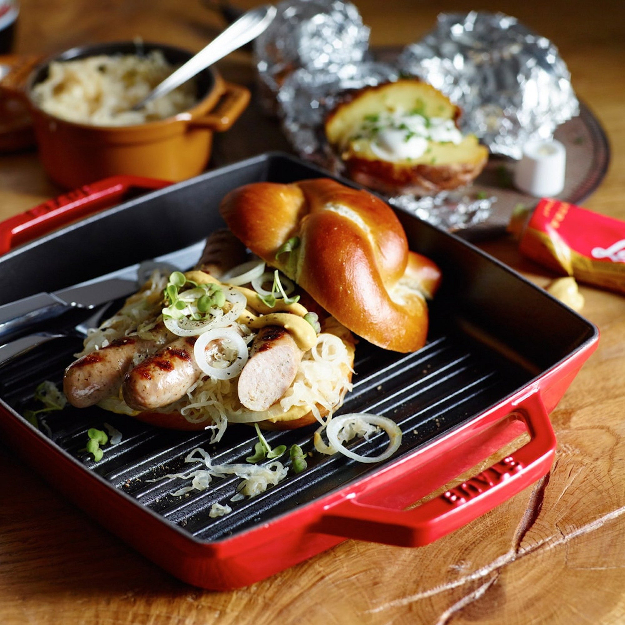 Grill Cuadrado de Hierro Fundido 23 cm Color Cereza - STAUB - Gallery 3