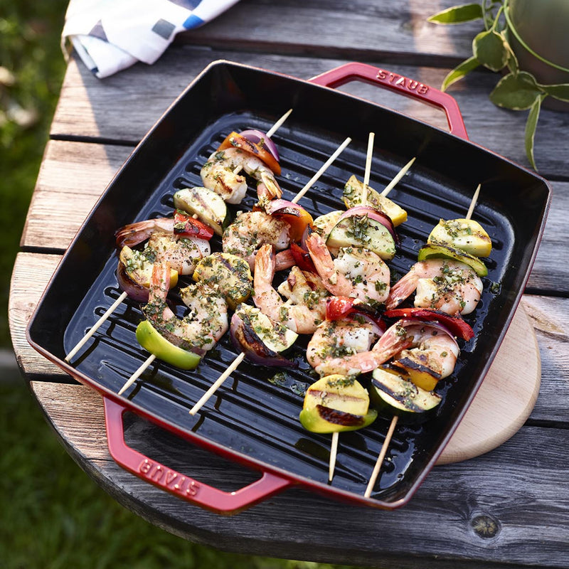 Grill Cuadrado de Hierro Fundido 23 cm Color Cereza - STAUB - Image 4