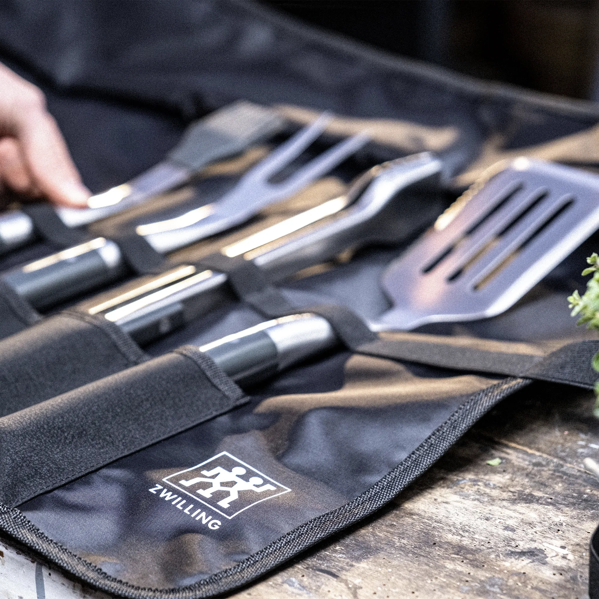 Set de 5 Pzs de Utensilios para Parrilla de Acero Inoxidable con Bolsa de Lona Modelo BBQ+ - ZWILLING - Gallery 7