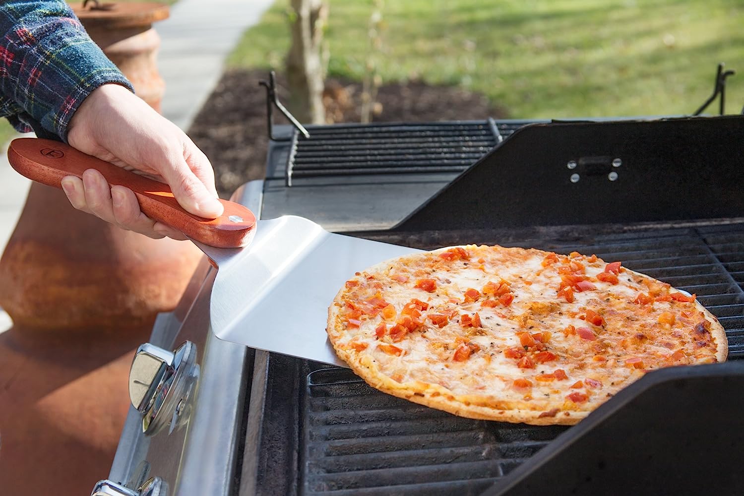 Espátula para Pizza de Acero Inoxidable y Madera de Palisandro - OUTSET - Gallery 5