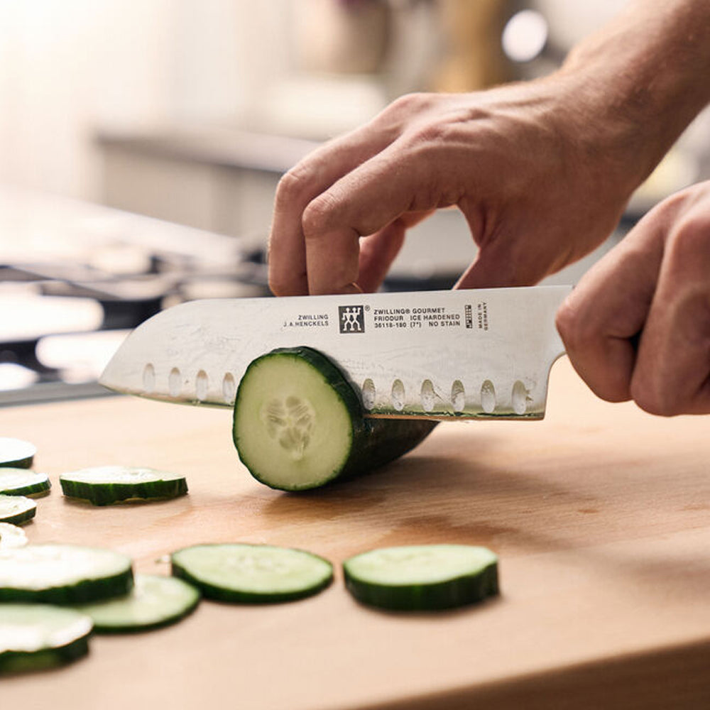 Cuchillo Santoku Alveolado de Acero Inoxidable de 18 cm Modelo Gourmet - ZWILLING - Gallery 2
